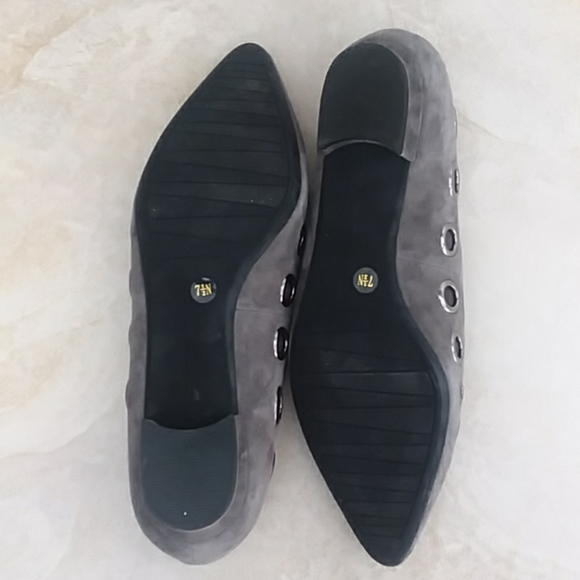 Vaneli women's grey suede flat 7.5 N - Picture 3 of 4